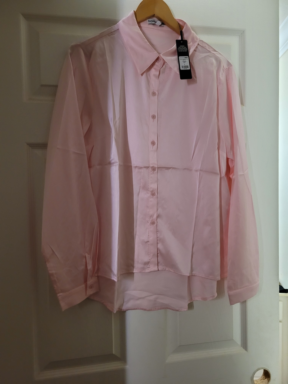 Fashion Nova Women's Light Pink Button-Up Dress Shirt
